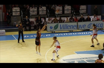 Miljana Bojovic shoote à 3 points