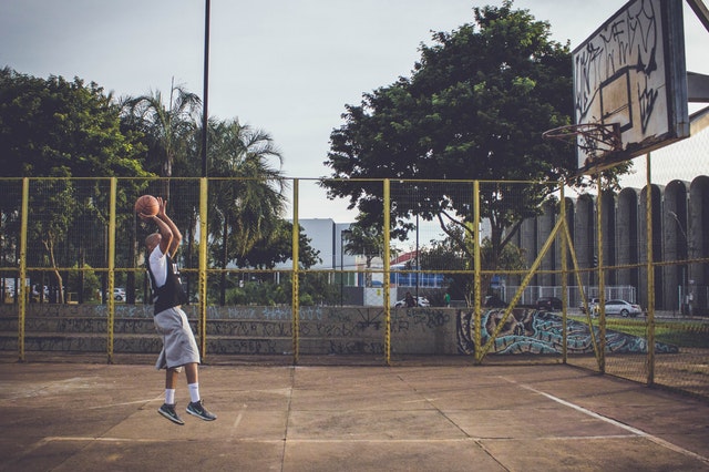 s’imaginer en match de basket crucial à l’entrainement