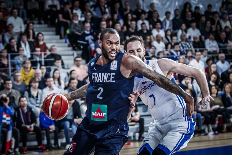 amath-mbaye-france-tcheque-qualification-mondial-2019