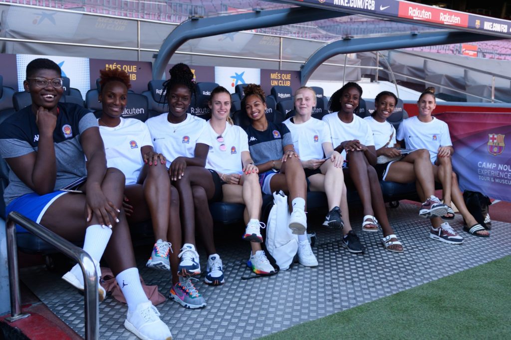 les gazelles du blma sur le banc de touche du grand barca