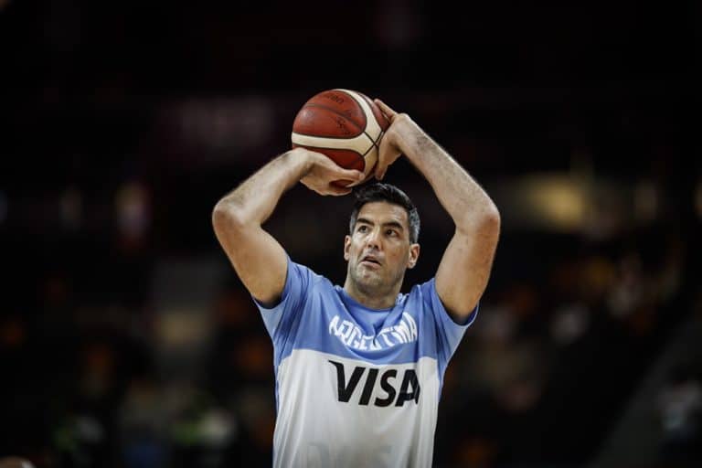 luis scola