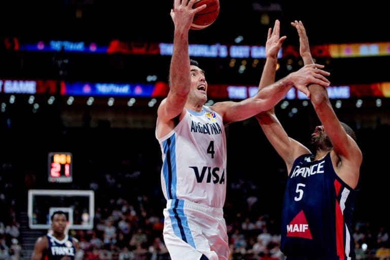 luis scola et nicolas batum france argentine 2019