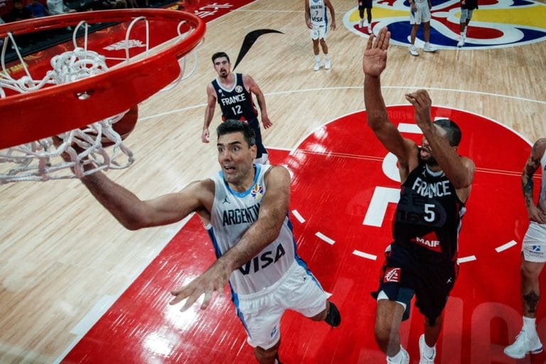 luis scola