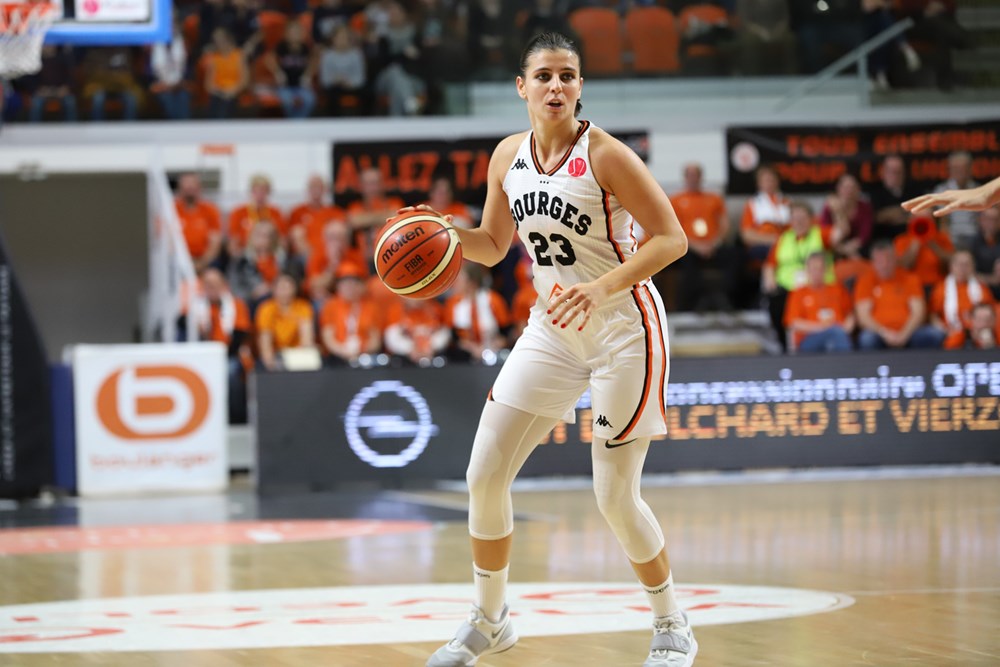 ana dabovic dans le match tango bourges basket cukurova en euroligue 2019-2020