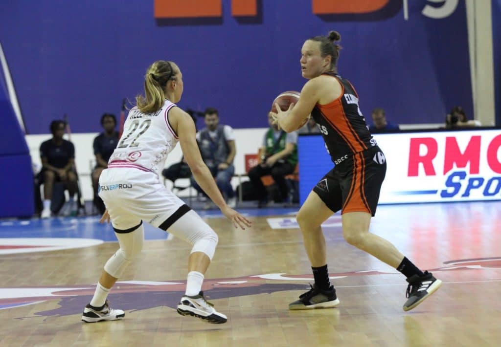 Elin Eldebrink face à Julie Allemand lors du Match des Champions Bourges-ASVEL au MAIF Open LFB 2019