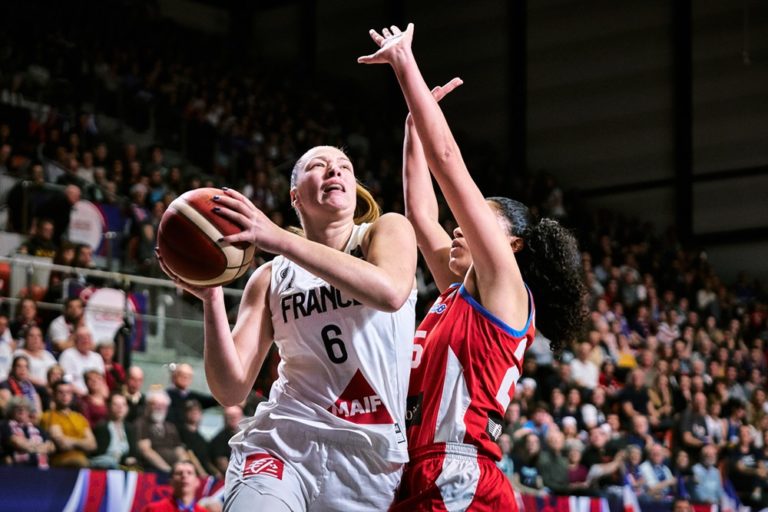 Alexia Chartereau lors du match France vs Porto-Rico au TQO de Bourges 2020