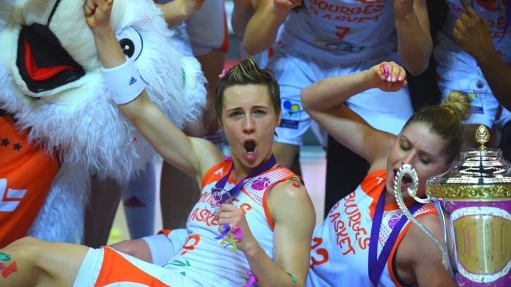 celine dumerc vainqueur de l'eurocoupe de basket avec tango bourges en 2016 face à l'esbva lille metropole