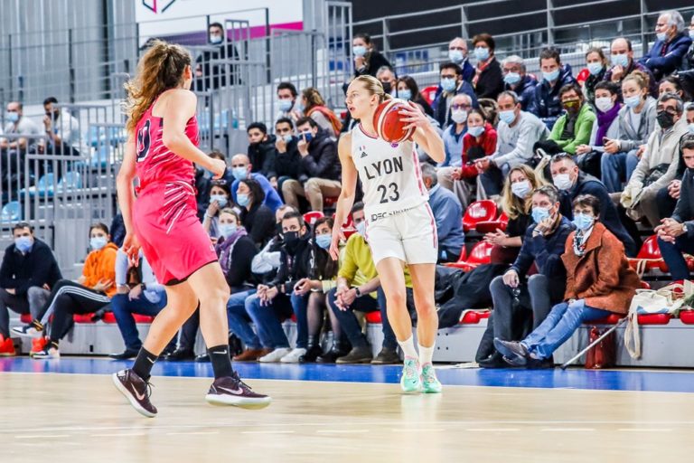 Marine Johannes face aux Panthères de Liège en Eurocoupe 2021-2022