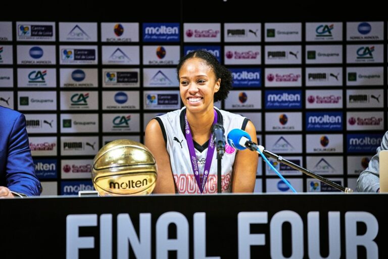 Iliana Rupert en conférence de presse à l'issue de la victoire du Tango Bourges Basket en finale de l'Eurocoupe 2021-2022