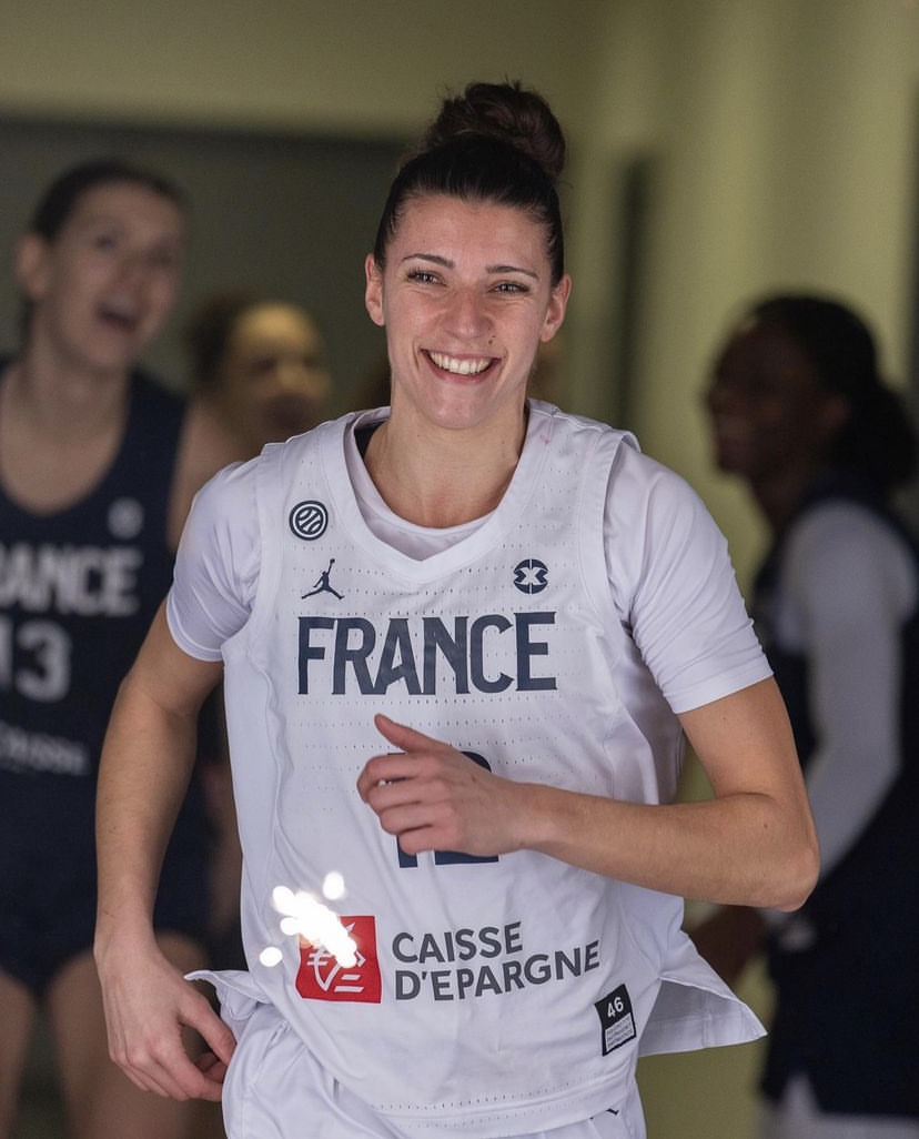 Pour le moment, le 3x3 reste une activité bénévole pour Laëtitia et ses coéquipières de l'équipe de France. Seuls les garçons, avec 3x3 Paris, possèdent une équipe professionnelle 3x3. Mais pour Laëtitia, si l'occasion se présente, elle n'hésitera pas à la saisir. Crédit photo : Gilbert Goachet / 3x3 FBB.