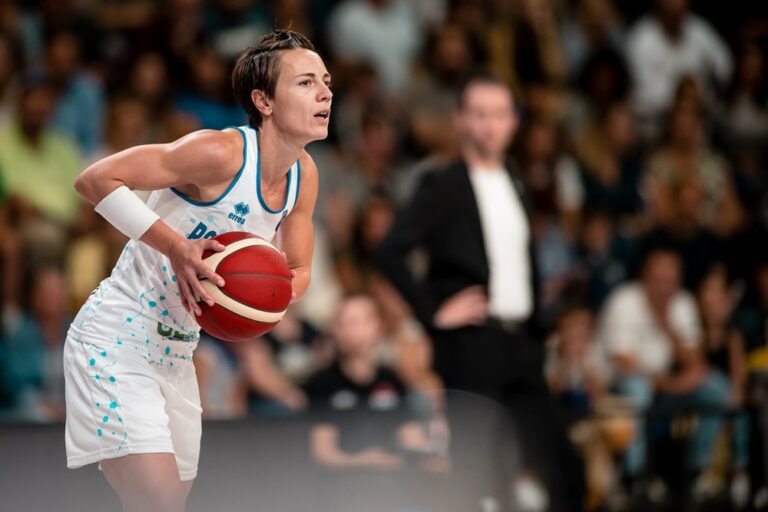 Céline Dumerc lors du match Basket Landes vs Gérone en Euroligue 2022-2023