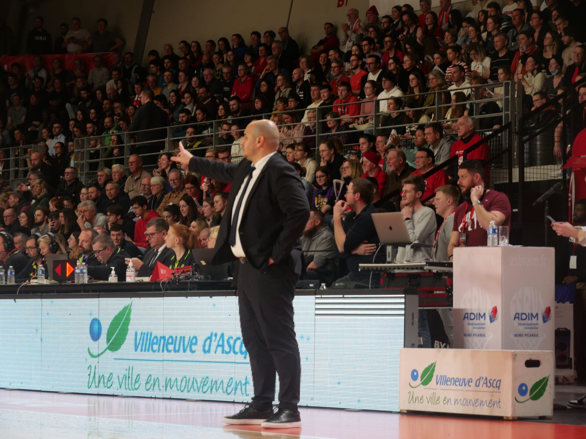 Le coach nordiste Rachid Méziane ne doute pas que le public du Palacium sera un atout essentiel dans cette finale aller. Crédit photo : Thomas Palmier.