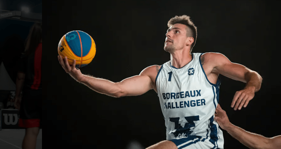 Parfait en finale avec 10pts inscrits, l'Agenais Alex Aygalenq a parachevé deux jours excellents pour 3x3 Paris récompensés par ce premier titre. Crédit : FIBA