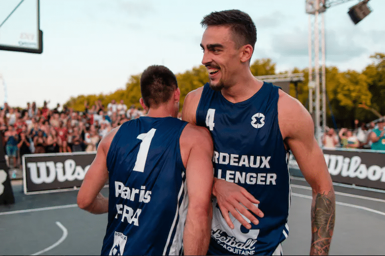 La joie de Léopold Cavalière, vainqueur avec ses trois coéquipiers d'un Challenger qui restera dans les annales du 3x3 français. Crédit : FIBA
