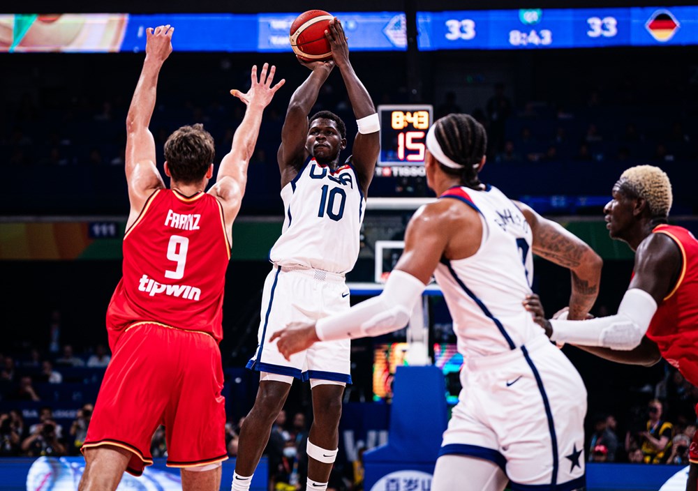 Anthony Edwards lors du match USA-Allemagne en demi-finale de la Coupe du Monde 2023
