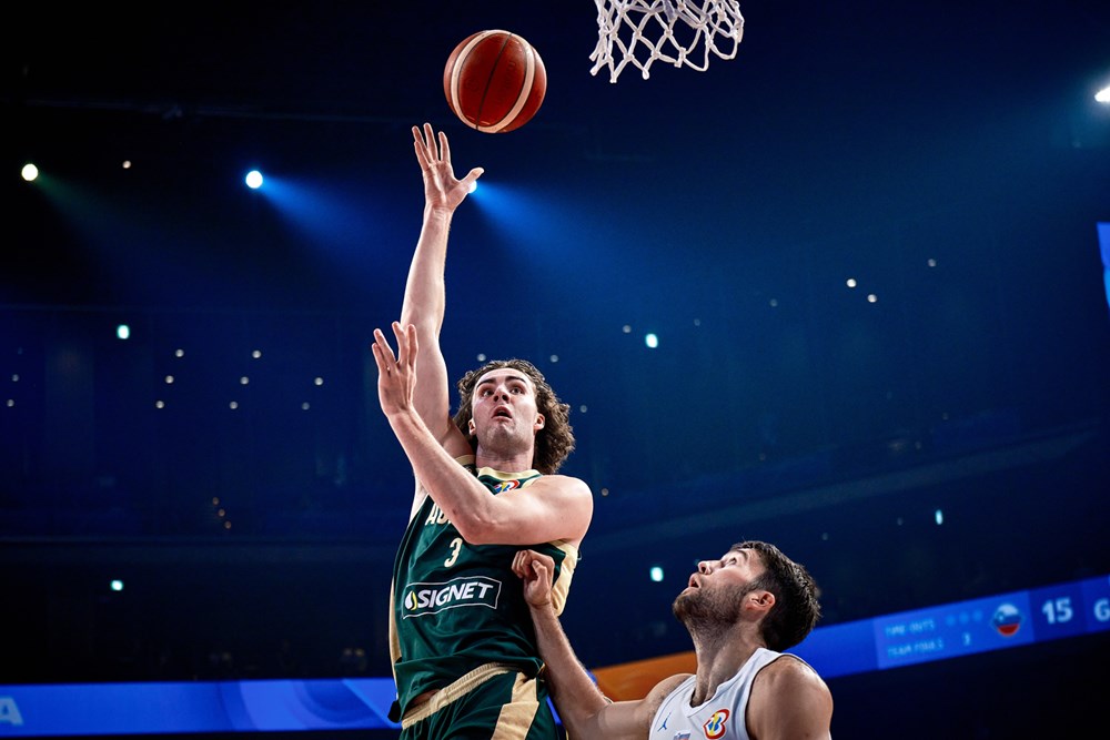 Josh Giddey lors de la rencontre de Coupe du Monde 2023 entre l'Australie et la Slovénie